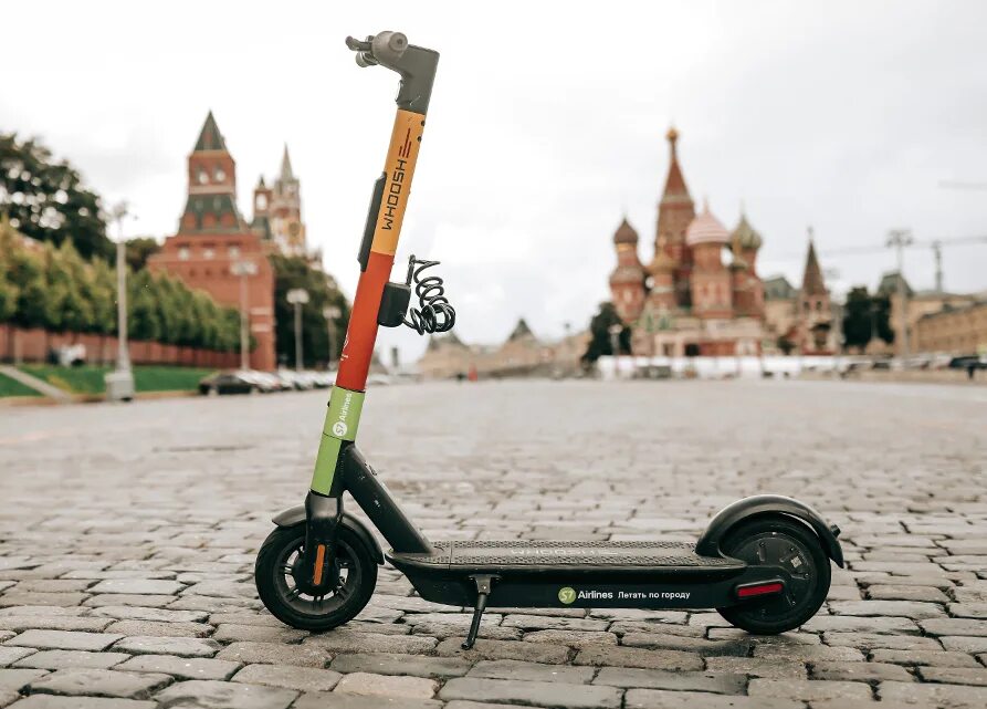Электросамокаты whoosh. Прокатный самокат whoosh. Электросамокат whoosh. Шеринг самокатов whoosh. Прокатный самокат whoosh.