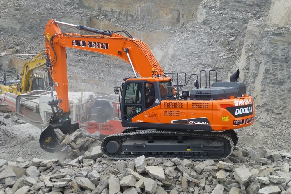 работа вахтовым методом машинист экскаватора вакансии. машинист экскаватора\вахта. машинист погрузчика фронтального вахта. работа вахтой объявления. машинист бульдозера к 700.