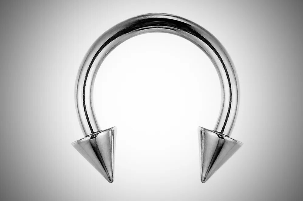 Циркуляр серьга 10 мм. Прокол циркуляр. Циркуляр для пирсинга с конусами 1. Пирсинг септум циркуляр. Прокол циркуляр.