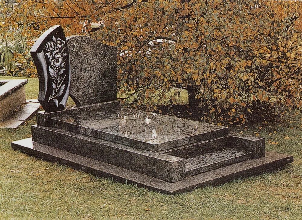 красивые памятники из мрамора. надгробия мрамор гранит на кладбище. памятники из гранита и мрамора на могилу. какой памятник гранит или мрамор. мраморные плиты для памятников.