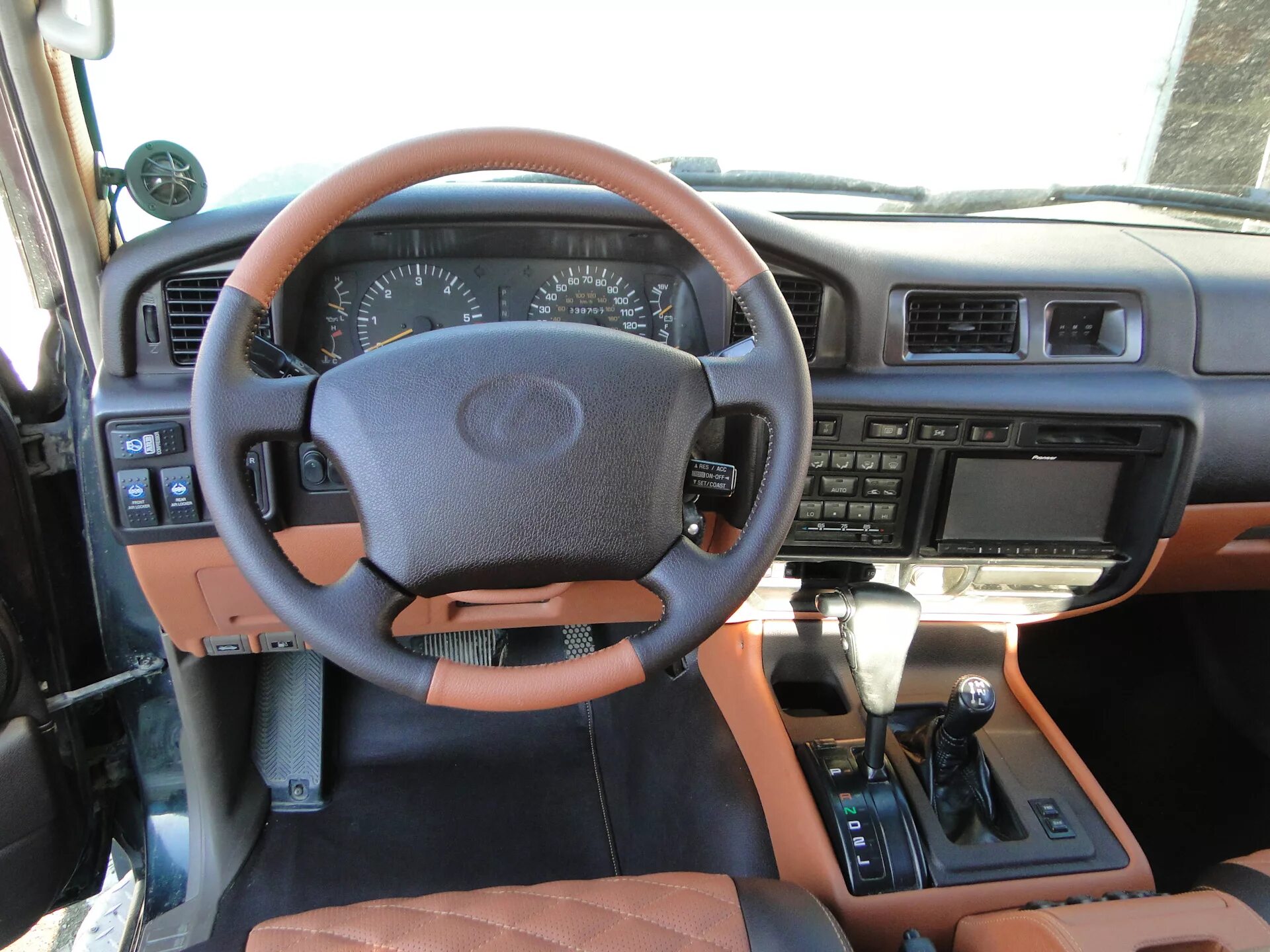 Крузер 80 салон. Крузер 80 салон. Toyota land cruiser 80 салон. Торпедо toyota land cruiser 80. Toyota land cruiser 80 vx limited.