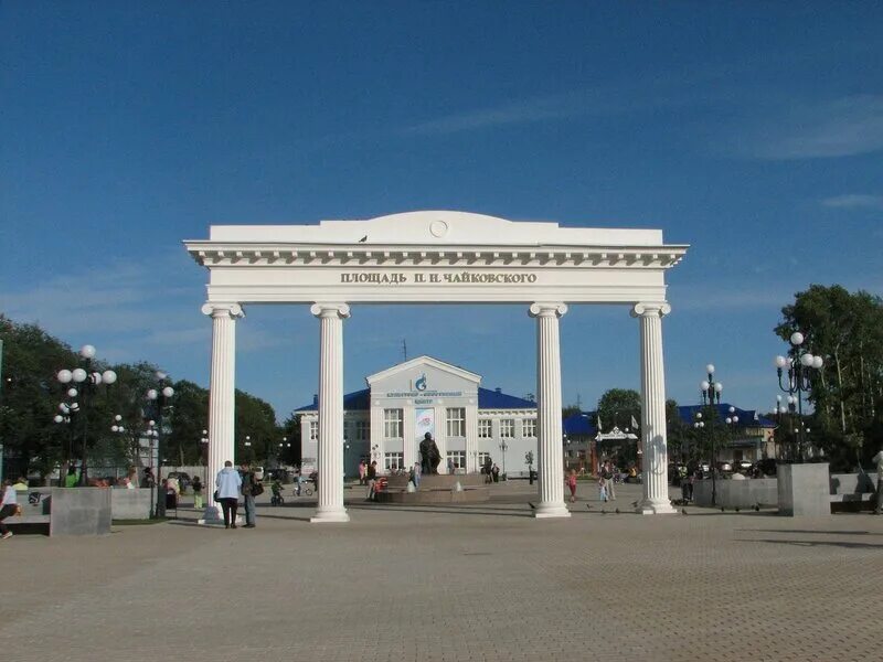 Город Чайковский Пермский край. Город Чайковский площадь. Город Чайковский площадь города. Сквер Чайковского Пермь.