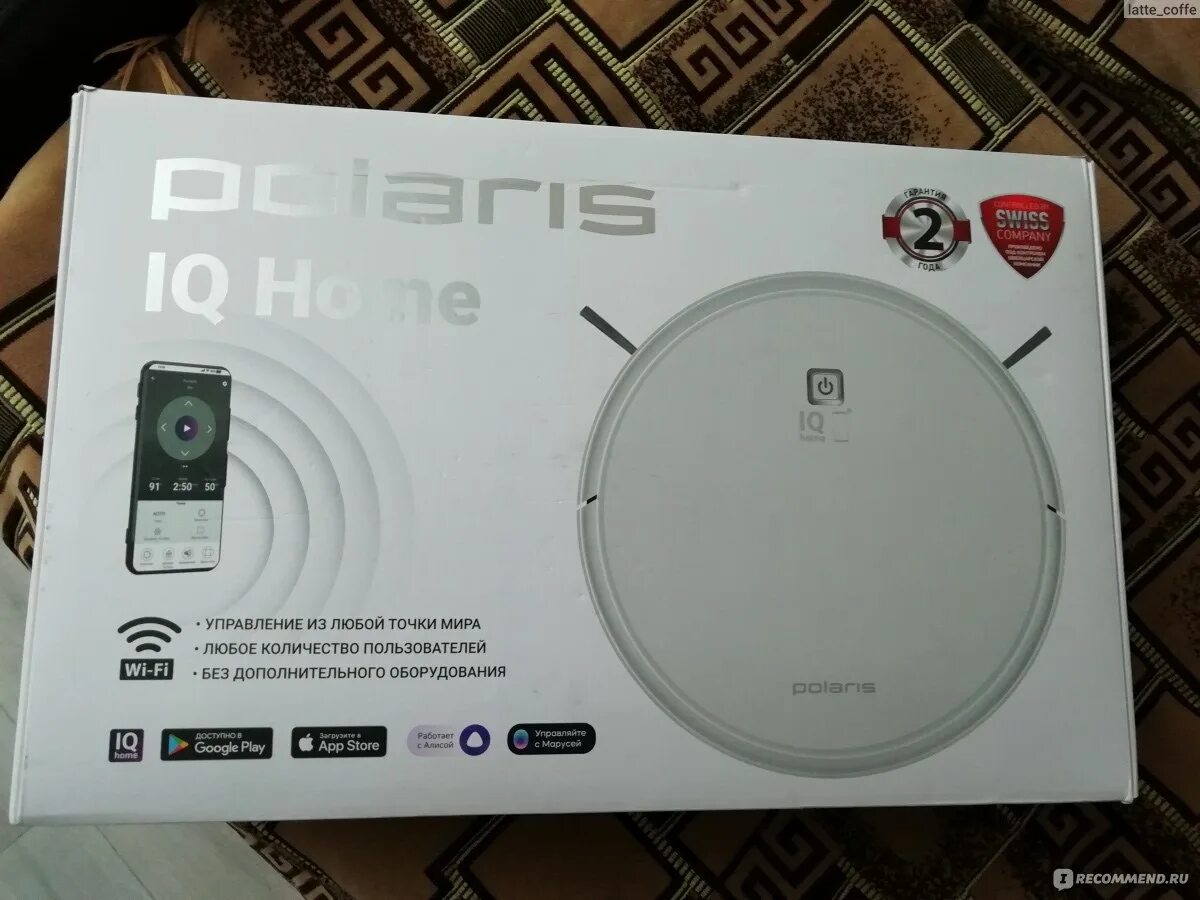 Робот пылесос polaris iq home 1050. Робот пылесос ссср. робот пылесос дерется. шильдик на роботе пылесосе.