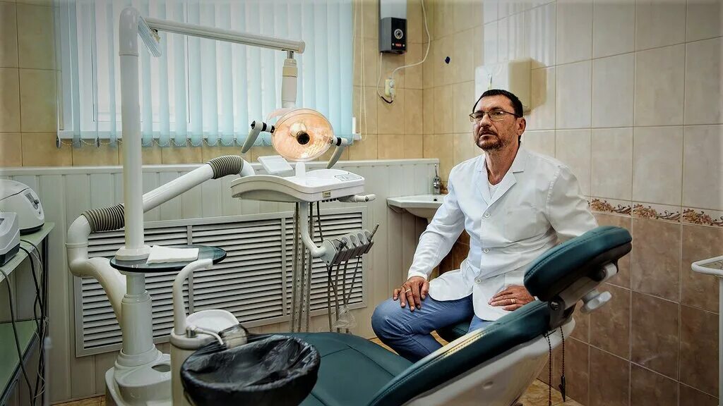 байцеров владимир александрович волгоград стоматолог. капранов михаил юрьевич стоматолог. фортуна волгоград хирург. баранов яков михайлович. владимир байцеров волгоград.