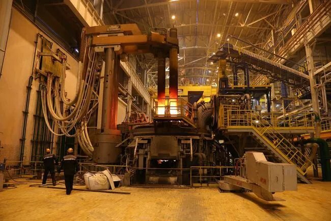 Металлургический завод угмк-сталь. Завод металлург тюмень. Шрейдер алексей васильевич угмк. Металлургический завод угмк-сталь. Угмк сталь тюмень вакансии.