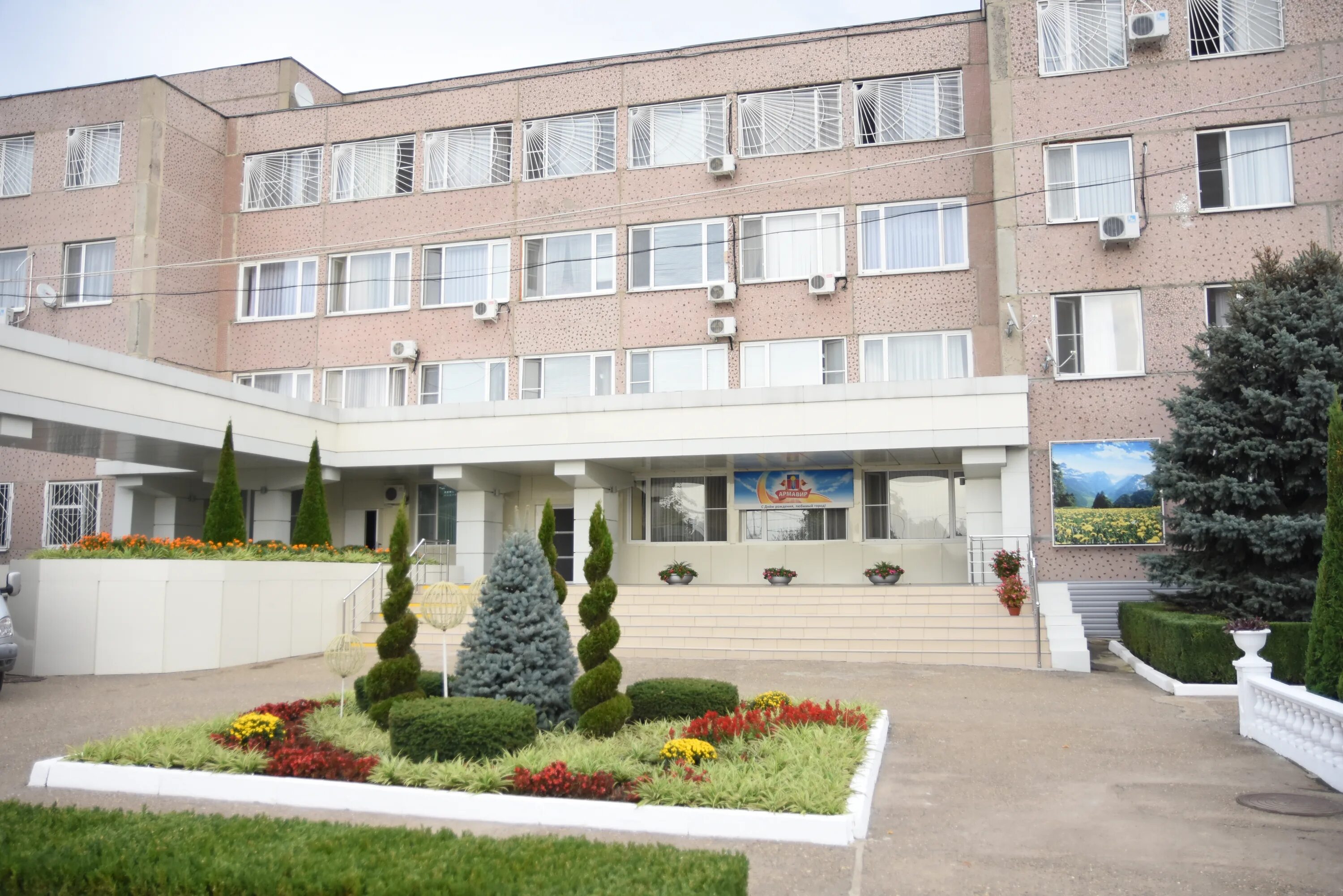 Новокузнецкий дом-интернат для престарелых и инвалидов. Специальный дом интернат для престарелых и инвалидов уразово. Дом интернат для престарелых ржев. Пансионат для престарелых и инвалидов краснодар. Дом интернат для престарелых и инвалидов в россии.