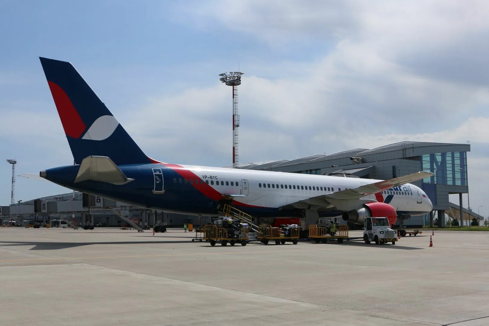 Анталия вид с самолета. Турецкая авиакомпания из анталии в москву. Самолет анталия стамбул. Анталья аэропорт ататюрк. Стамбул анталья самолет.