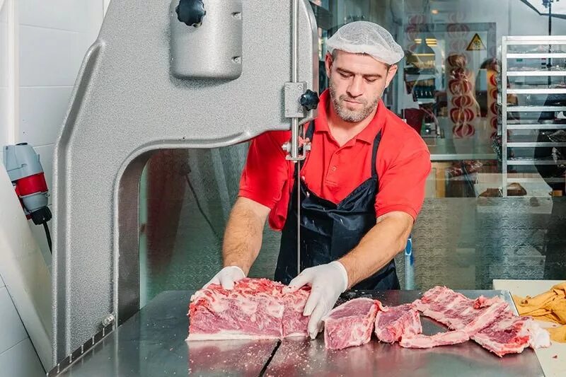 Мясной цех. Ищу работа мясник. Ищу работа мясник. Жиловщики и обвальщики мяса. Ищу работа мясник.