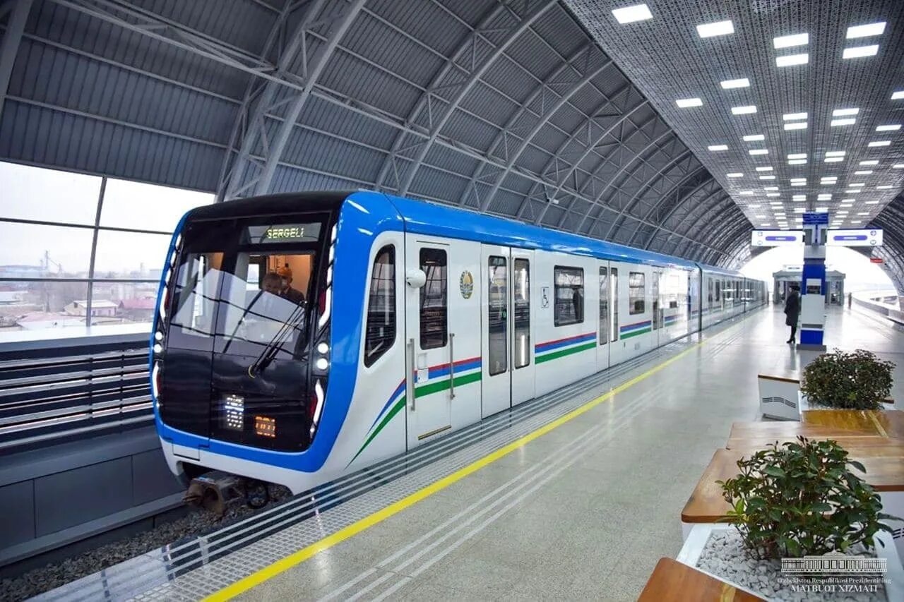 Вагон метро 81-765. Новое метро ташкенте. Метрополитен ташкента ташкент. Поезд метро. Новое метро ташкенте.