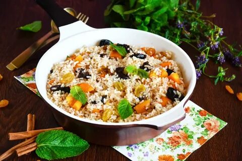 Постный плов с сухофруктами и рисом