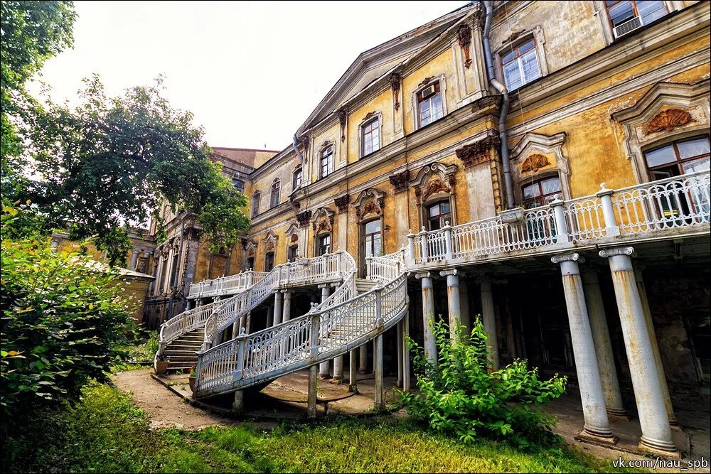 Заброшенный особняк брусницыных санкт-петербург. Заброшенный особняк брусницыных в петербурге. Особняк демидовых в спб заброшенный. Бракгаузен. Особняк георгия веге санкт петербург.