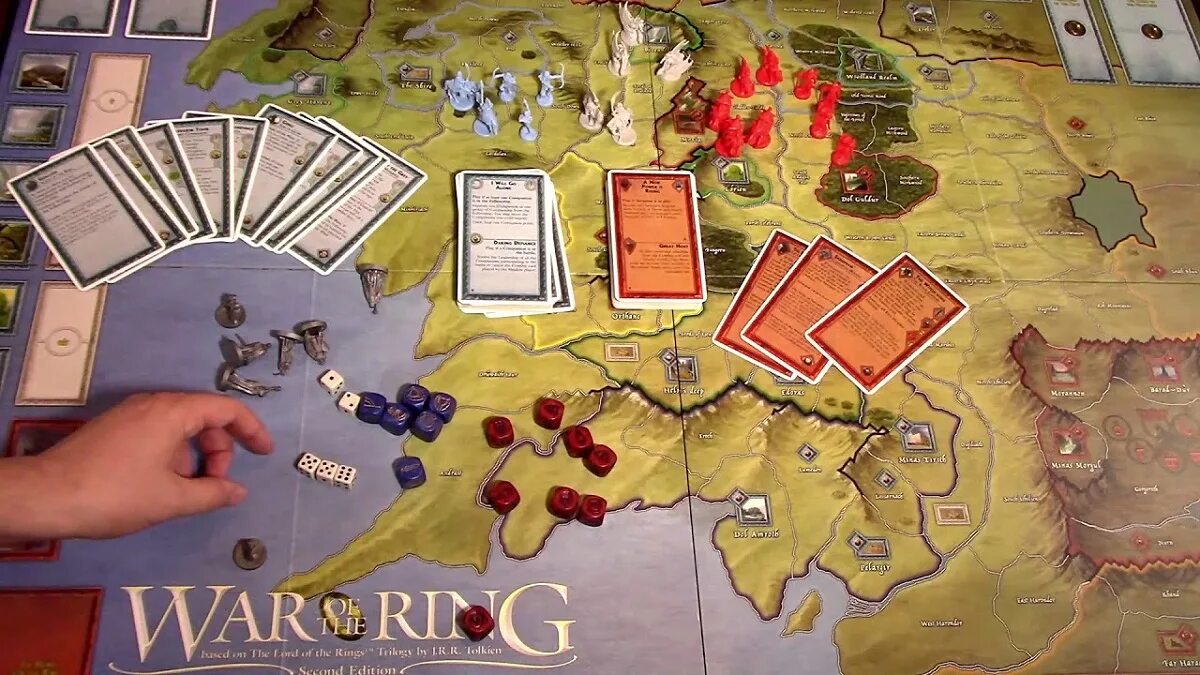 Настольные игры по властелину колец. Стратегические настольные игры. Настольная игра братство кольца. Война кольца настольная игра. War of ring настолка.
