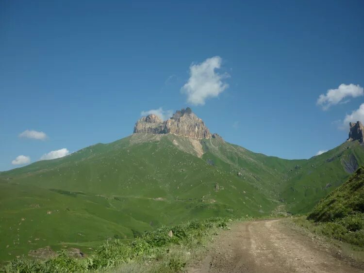 Село заюково кабардино-балкария. Заюково горы. Село атажукино кабардино балкария. Кбр заюково администрация. Коъра.