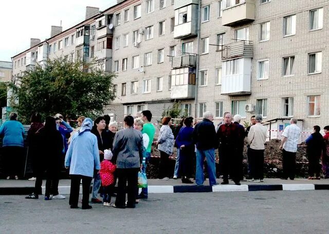 1 мая белгородская область. Посёлок Майский Белгородской. Майский Белгород. Глава поселка Майский Белгородского р-на. Посёлок Майский Белгородской области торговый центр.