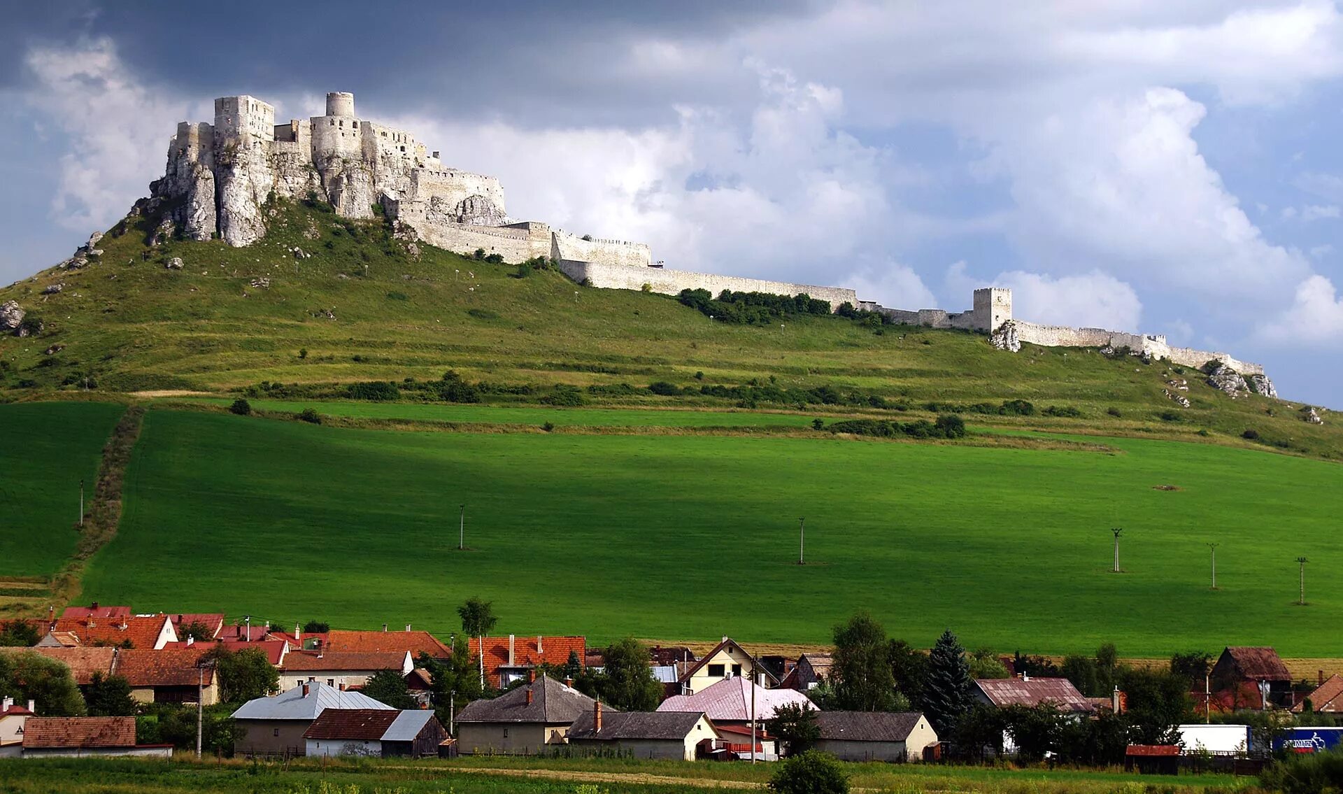 Village крепость. Спишский град. Спишский град Словакия. Спишский замок Словакия. Спишский замок, Словакия, древний замок.