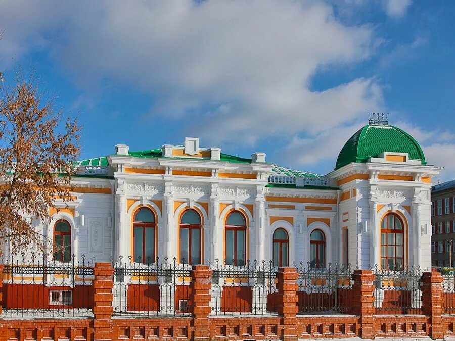 Епархиальное управление омск. Театр драмы омск. Архитектура г омск. Знаменитые здания омска. Архитектура города омска.