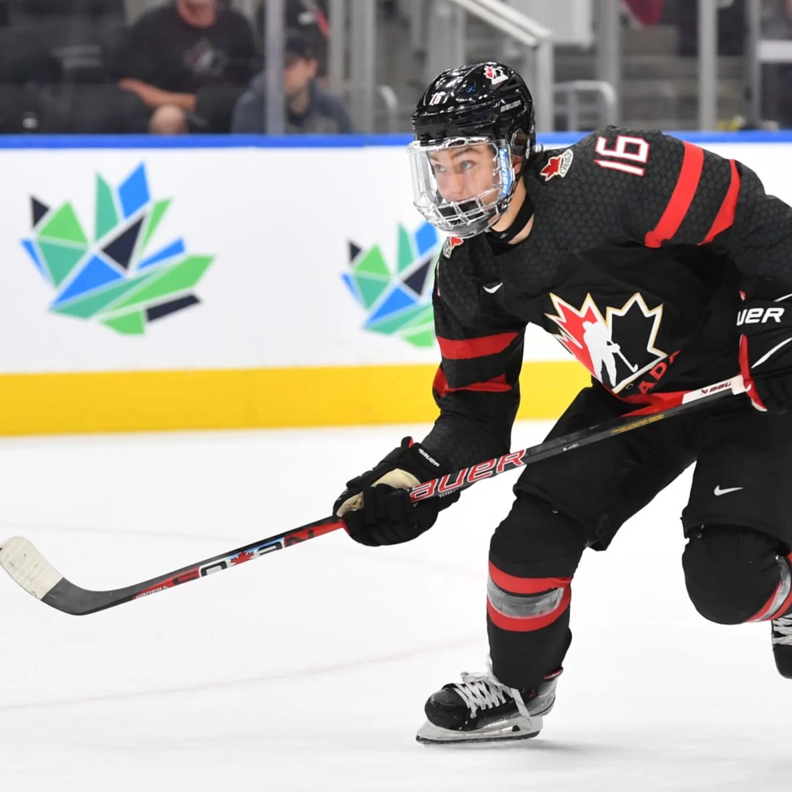 Connor bedard хоккей. Connor bedard regina pats. Коннор бедард хоккей. Коннор бедард клюшка. Коннор бедард клюшка.