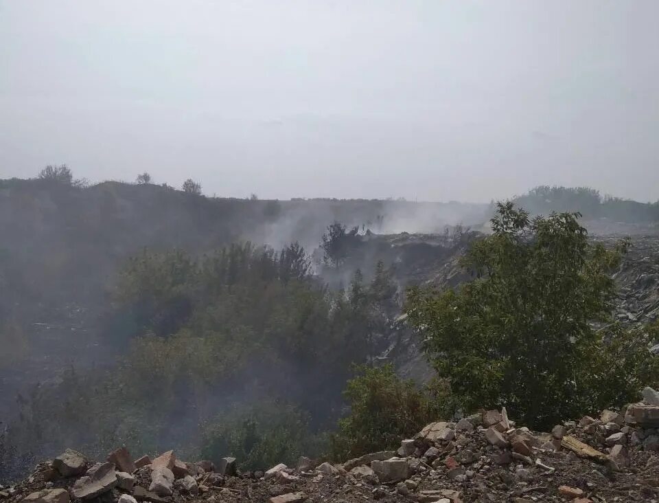 Тбо в донецкой области. Несанкционированная свалка мусора. На свалке в днр. Несанкционированная свалка мусора. На свалке в днр.