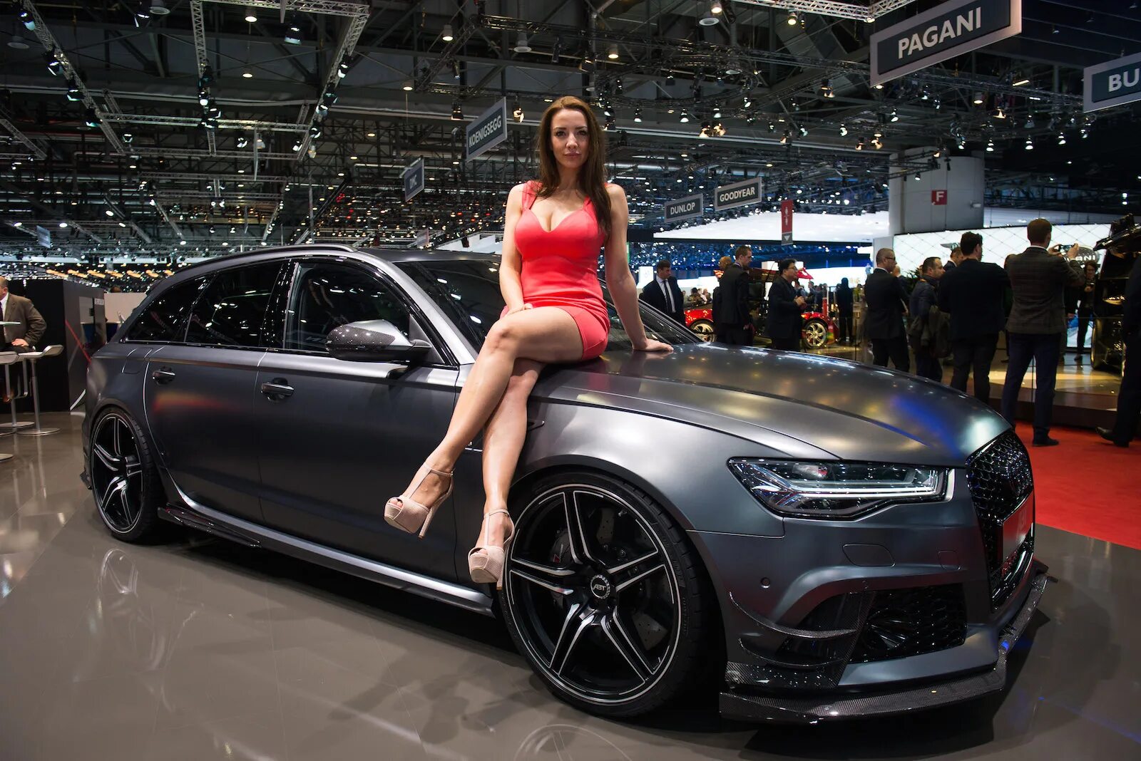 Девушки автосалонов. Самые красивые девушки автосалонов. Юг мотор шоу 2016 фото. Автовыставки девушки. Девушки на автошоу.