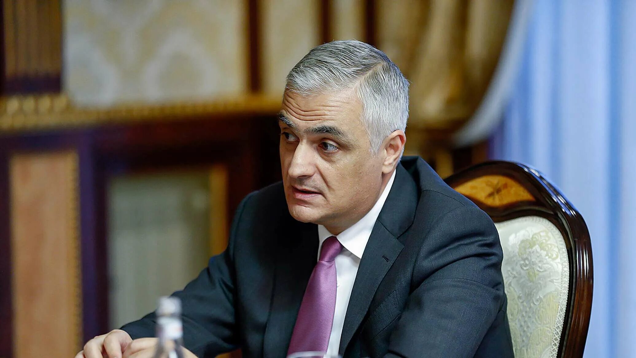 Вице-премьер-министры мгер григорян. Зампремьера армении григорян. Зампремьера армении григорян. Мгер григорян. Григорян мгер гербертович вице-премьер-министр республики армения.