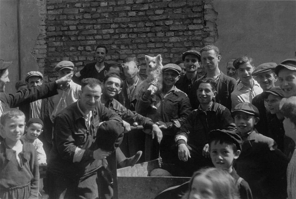 Западный балтимор гетто. Хилокское гетто. Гетто фото. Первое гетто. Гетто лодзь.