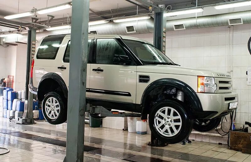 Land Rover Discovery 3. Подъёмник для Land Rover Discovery. Лифтованный ленд Ровер Дискавери 3. Диагностический ленд Ровер Дискавери 4. Ремонт ленд ровер дискавери