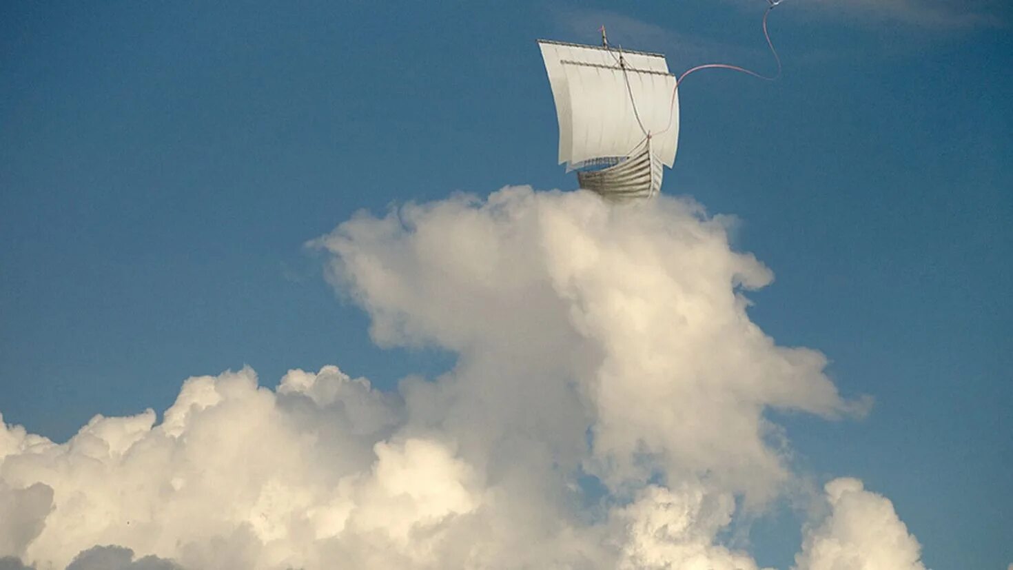 Жизнь воздуха глоток. Ceslovas Cesnakevicius картины. Корабль в облаках. Летать в облаках. Паруса в небе.