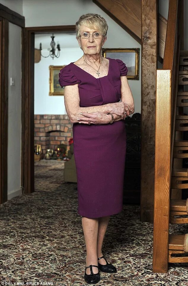 Грандма. Марселла гренни. Гренни либби. Jewish grandmother. England granny.