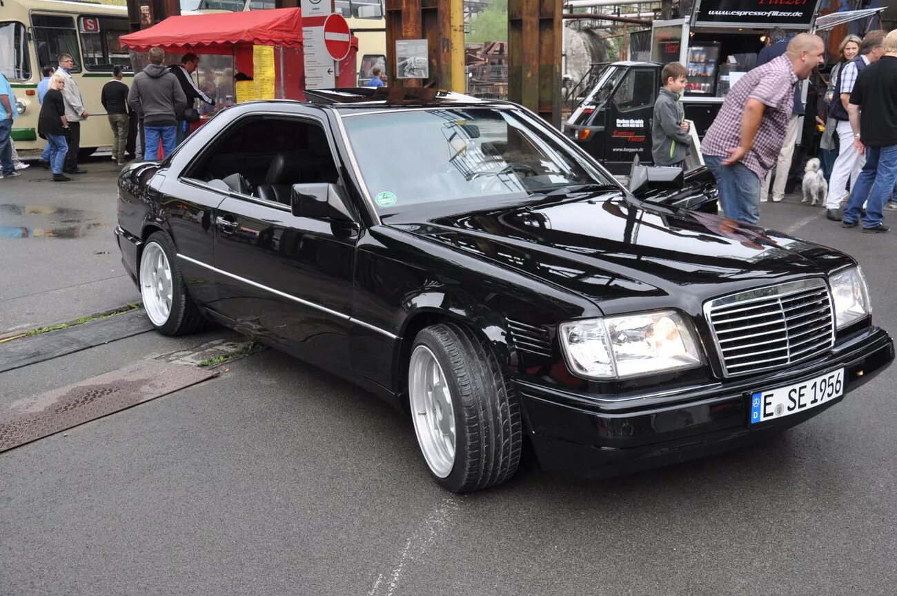 мерседес 124 черный матовый. мерседес w124 e300. мерседес 190 w124 amg. мерседес е 124 купе. мерседес ешка 124.