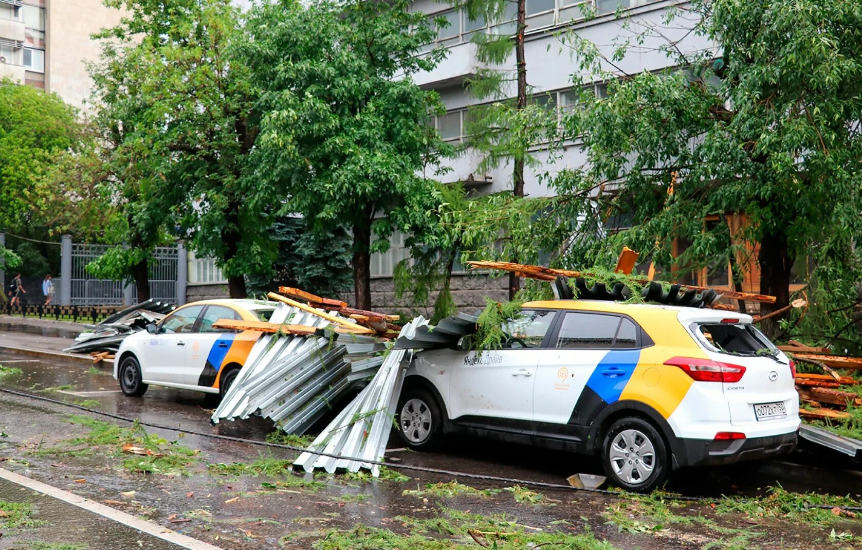 ураган 29 май 2017 москва. ураган в москве 10 июля. последствия урагана в москве 5 июля. последствия урагана в москве 5 июля. ураган в москве.