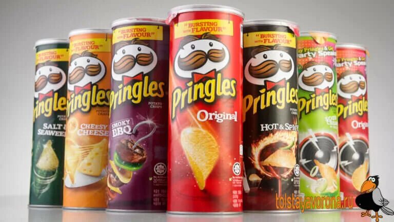 Чипсы пальто. Чипсы принглс 2022. Чипсы принглс Старая упаковка. Pringles чипсы 2020. Чипсы в пятёрочке Pringles.