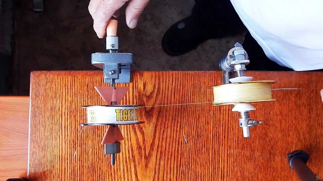 Приспособление для перемотки лески своими руками. Перемотка катушка д6-д8. Намотка катушки 300 ваттного динамика. Как сделать перемотку в кап. Обратная съемка в кап кут.