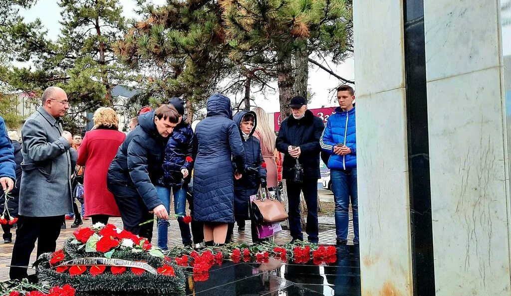 Теракт в Минеральных Водах 2001. Теракт в Минеральных Водах 2001 рынок. Теракт в Минеральных Водах. 11 апреля 2001 год теракт