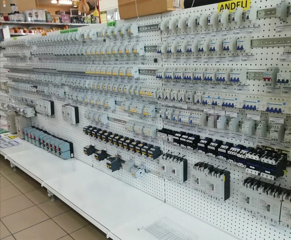 Терминал яндекс маркет. Маркет ростов на дону. Электромаркет ростов. Интерьер маркет на ростовской. Рост маркет ростов.