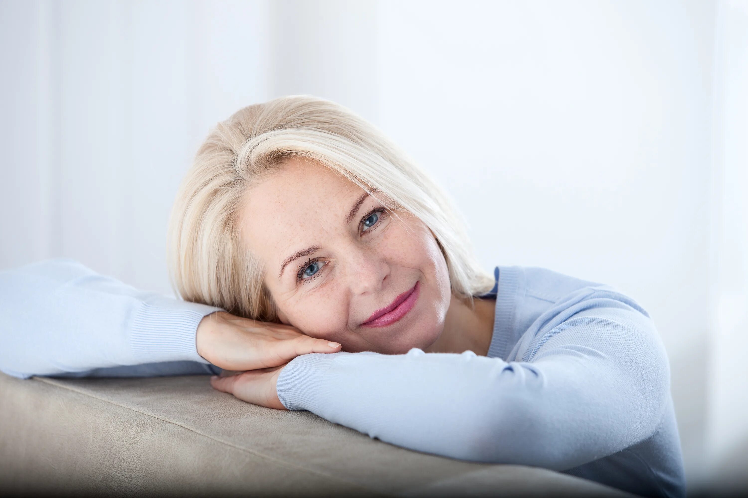 Гормональный фон после 40. Климаксы у женщин. Женщина климактерического возраста. Менопауза. Потливость у женщин.