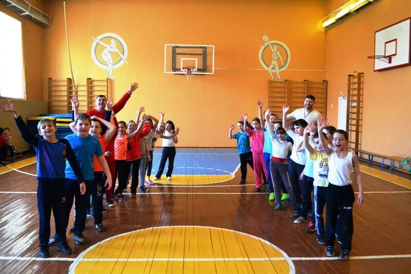 Лицей камызяк. Физкультура в школе баскетбол урок. Урок физкультуры в начальной школе. Лицей упражнения. Спортивный лицей самара.