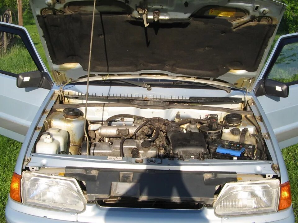 Химчистка салона и мойка отсека двигателя Lada 2115, 1,6 л, 2005 года мойка DR