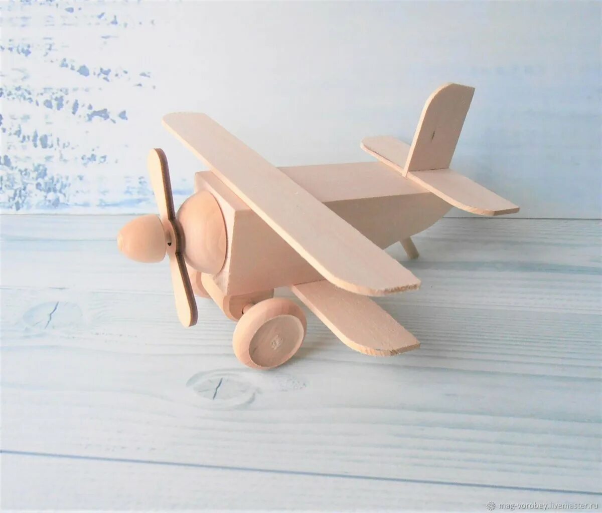Проект по технологии из дерева 7 класс. Деревянный самолет. Самолет из фанеры. Поделки из дерева самолет. Модель самолёта из фанеры.