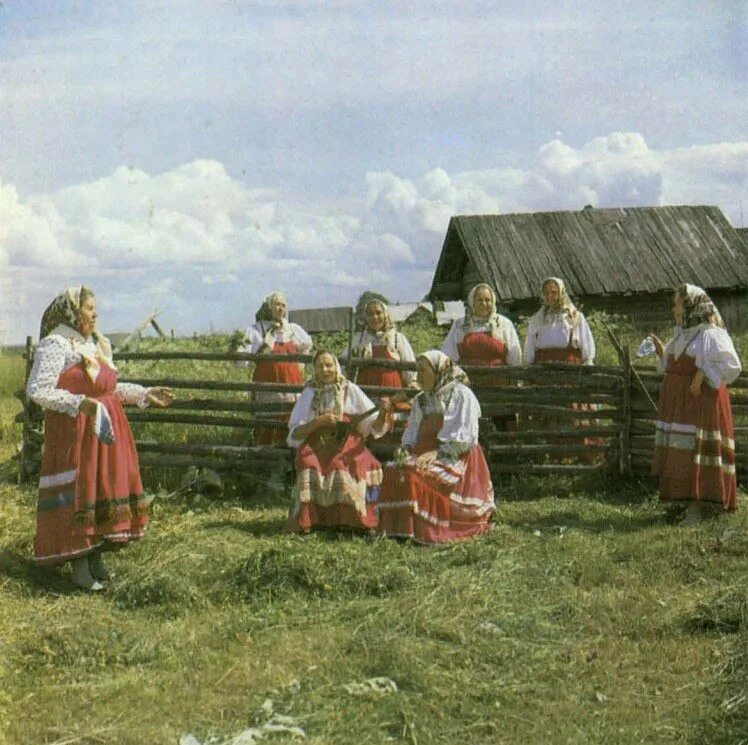 Деревне русские произведения. Саврасов хоровод в селе. Крестьянский хоровод. Деревня на Руси.