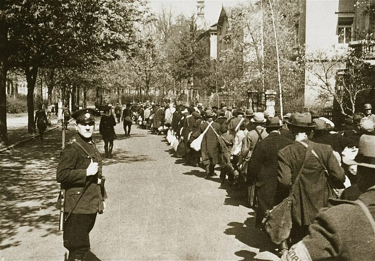 Депортация в годы войны. Переселение немцев из Поволжья 1941. Депортация немцев в годы Великой Отечественной войны 1941. Депортация немцев Поволжья в 1941 году. Депортация российских немцев в 1941 году.