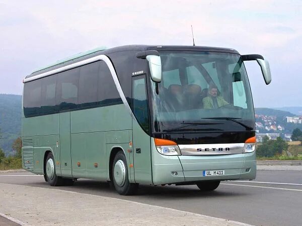 Пассажирские перевозки москва. Автобус москва донецк. Мерседес бенц 580 travego. Автобусные перевозки донецк. Автобус москва донецк.