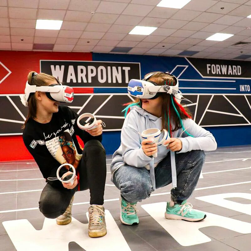 Vr арена warpoint. WARPOINT VR лазертаг. WARPOINT Оренбург. WARPOINT Уфа. Варпоинт Арена виртуальной реальности.