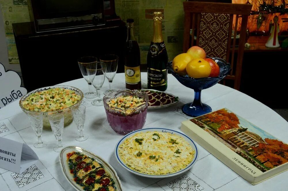 Soviet Style Dinner: Exploring the Traditions of the USSR