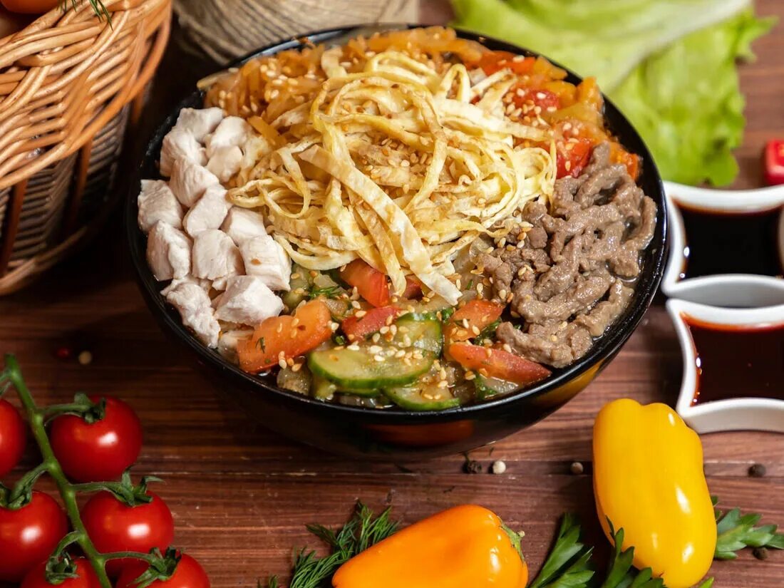 Китайская кухня. Сею рамен. Азиатская кухня киров. Бульон фо бо. Азиатская кухня киров.