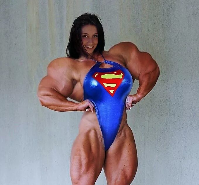 Мускулистая Мэг. Muscle Superman девушка. Meg's muscle growth.