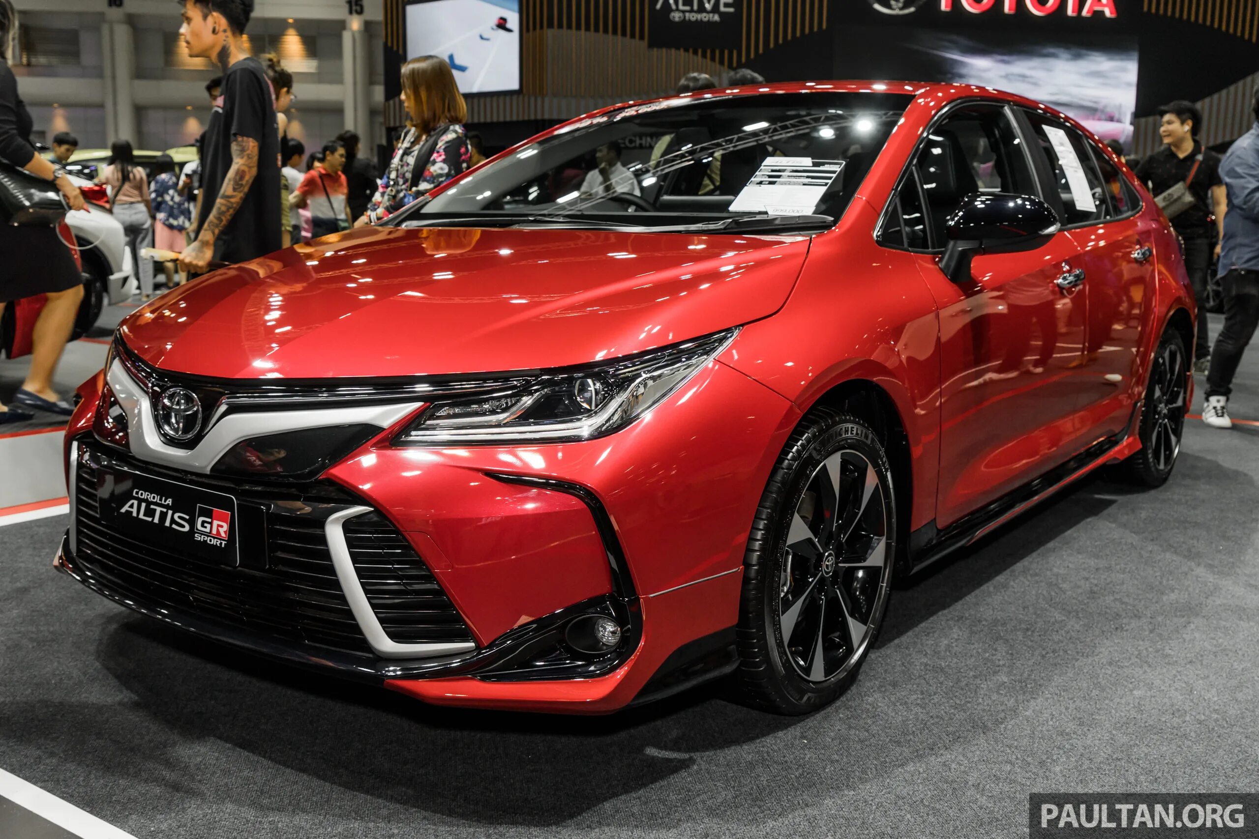 Toyota corolla 2019. Toyota corolla sport 2019. Тойота королла спорт 2019. Toyota corolla hatchback 2019 sport. Тойота королла туринг 2019 праворульная.