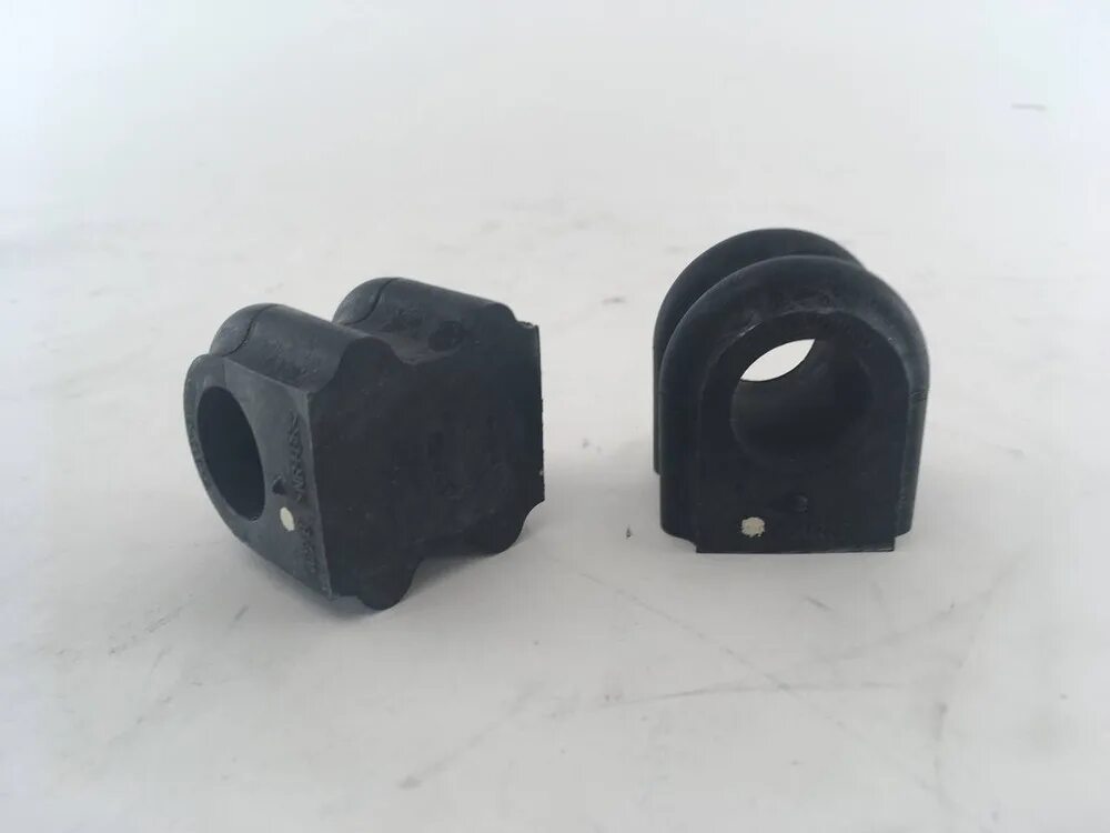 Втулка рейки i30. Втулка стабилизатора ceed 2006-2012. 54813-3s110 применимость. Hyundai i30 втулки стабилизатора переднего. Втулки заднего стабилизатора hyundai i30.