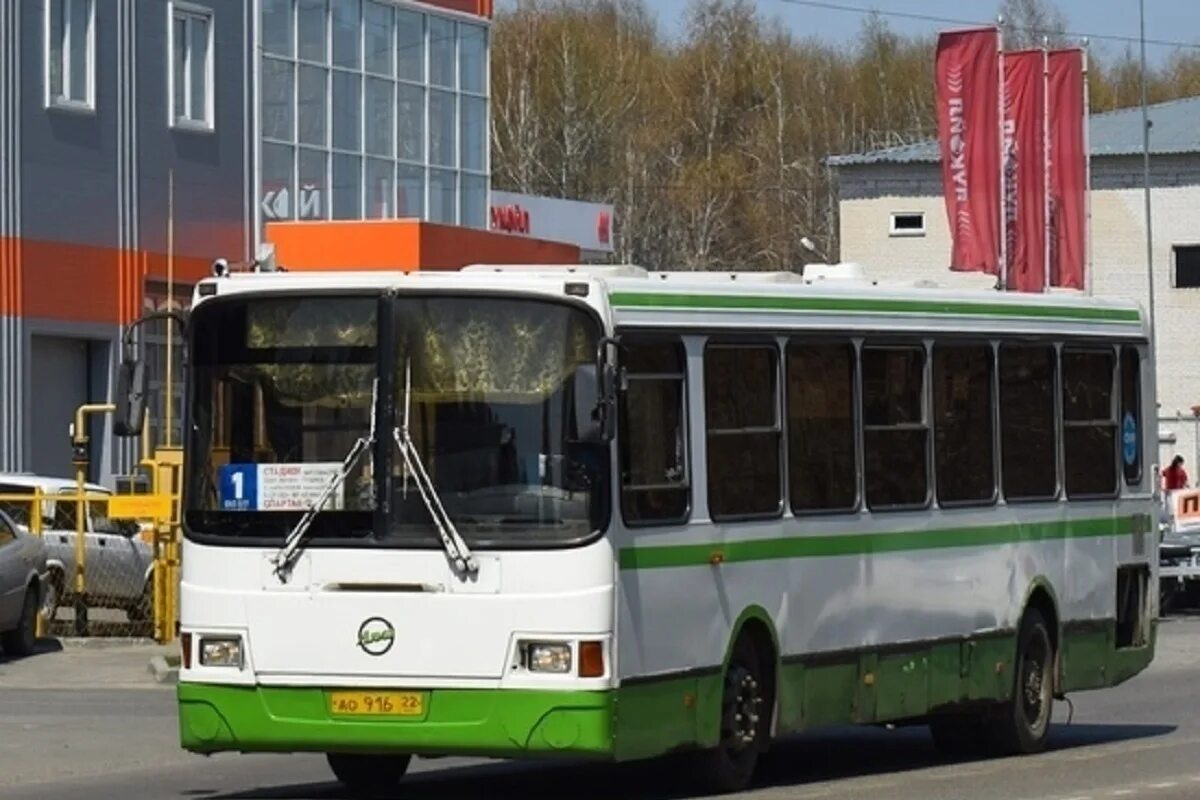 Сайт барнаула автобусов. Автобус 1 Барнаул. Барнаульский общественный транспорт. Автобус город Барнаул. Автобусный парк Барнаул.