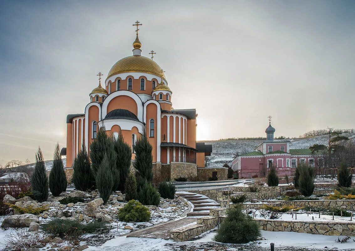 Свято алексеевский. Свято-Алексеевский монастырь в Саратове. Саратов Алексиевский монастырь. Монастырь на 1 дачной Саратов. Женский монастырь Саратов 1 Дачная.