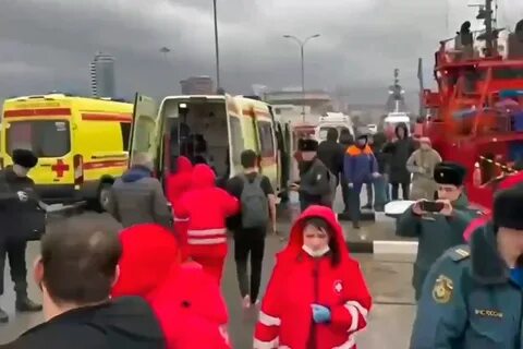В новороссийске затонуло